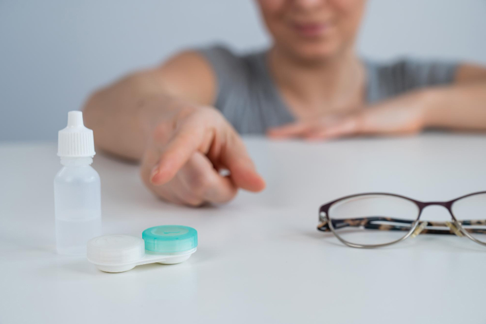 Contact Lens Safety: Avoiding Eye Infections and Complications